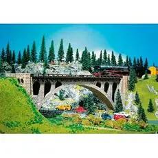 Steinbogenbrücke