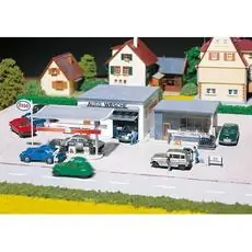 Tankstelle mit Waschhalle Tankstelle mit Waschhalle