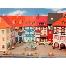 2 Kleinstadthäuser mit Erker