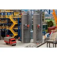 Industrie-Hochtank