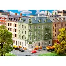 Stadteckhaus mit Kneipe