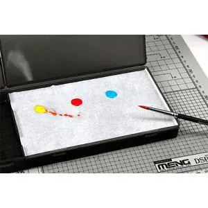 Farbpalette mit Wasserspeicher