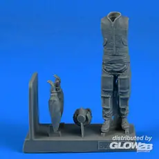 NATO Combat Pilot in 1:32