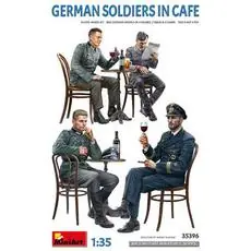 German Soldiers in Cafe in 1:35