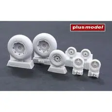 PBY Privateer wheels with diamond tread in 1:72