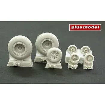 B-24 Liberator wheels with diamond tread in 1:72