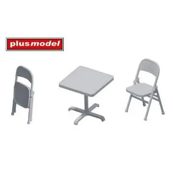 Folding chairs and table in 1:35
