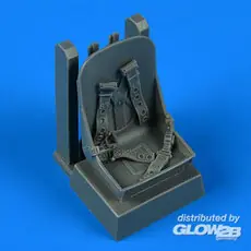 Gladiator seat with safety belts for ICM in 1:32