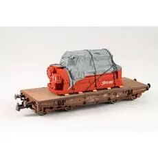 Maschine unter Teilplane