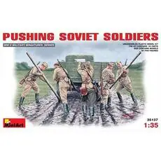 1:35 Fig. Sov. Soldaten schiebend (5)