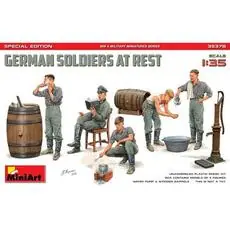1:35 Fig. Dt. Soldaten in Ruhe (5) SE