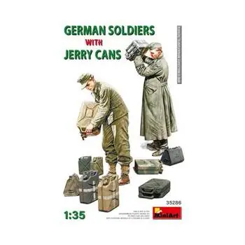 1:35 Fig. Dt. Soldaten m.Kraftstoffk.(2)
