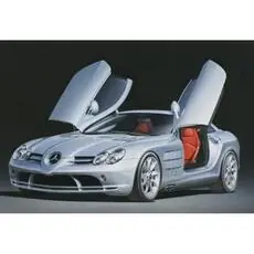 1:24 M-B SLR McLaren Street